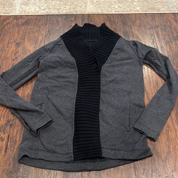 Lululemon Bliss Break Wrap Heathered Black size 6 Cardigan Jacket one button EUC - Picture 2 of 13